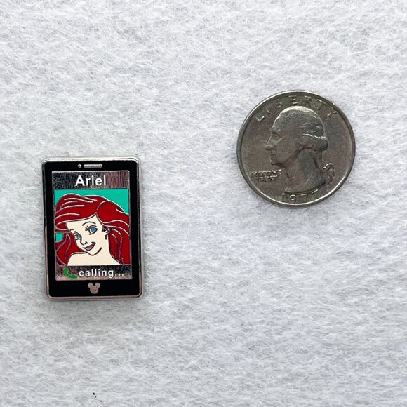 🔮 5/$25 Disney Princess Phone The Little Mermaid Ariel Calling Pin - Picture 2 of 3